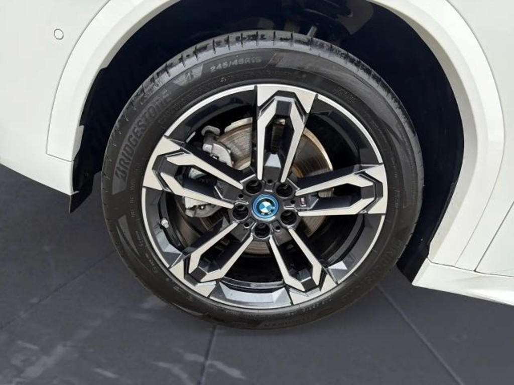 BMW iX2