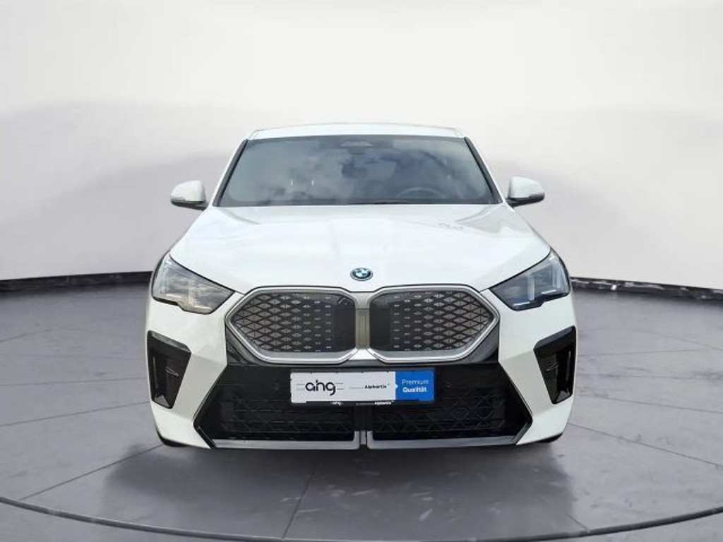 BMW iX2