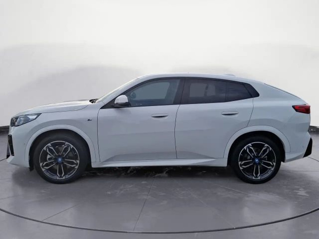 BMW iX2