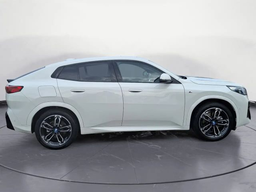 BMW iX2