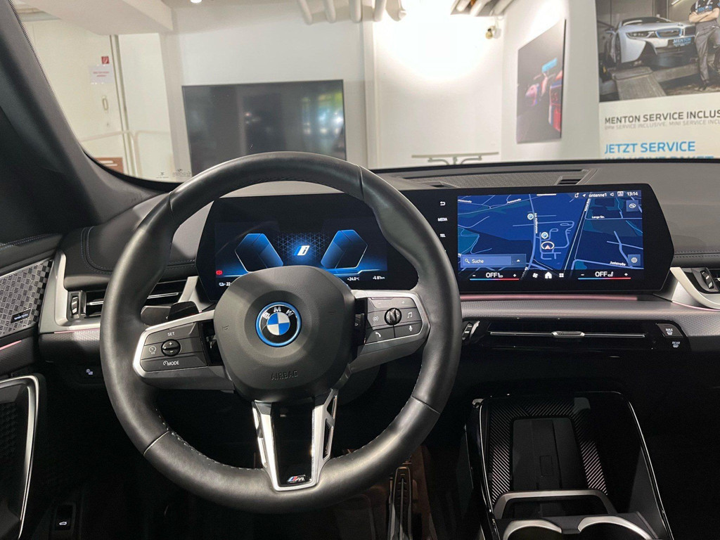 BMW iX1