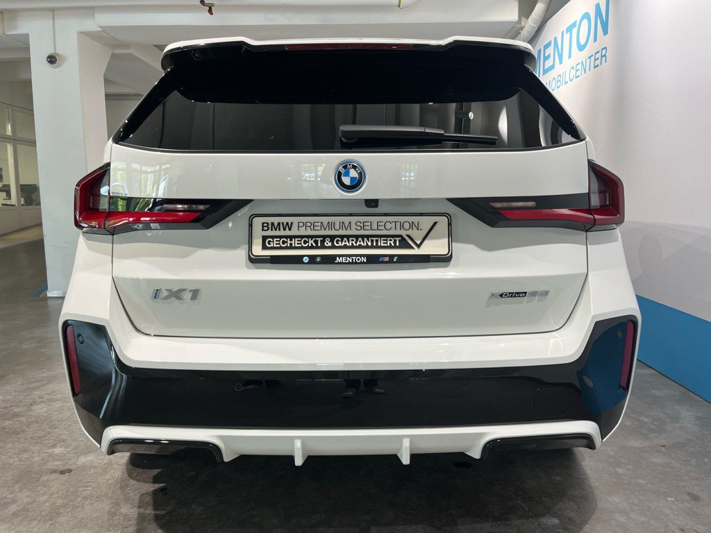 BMW iX1