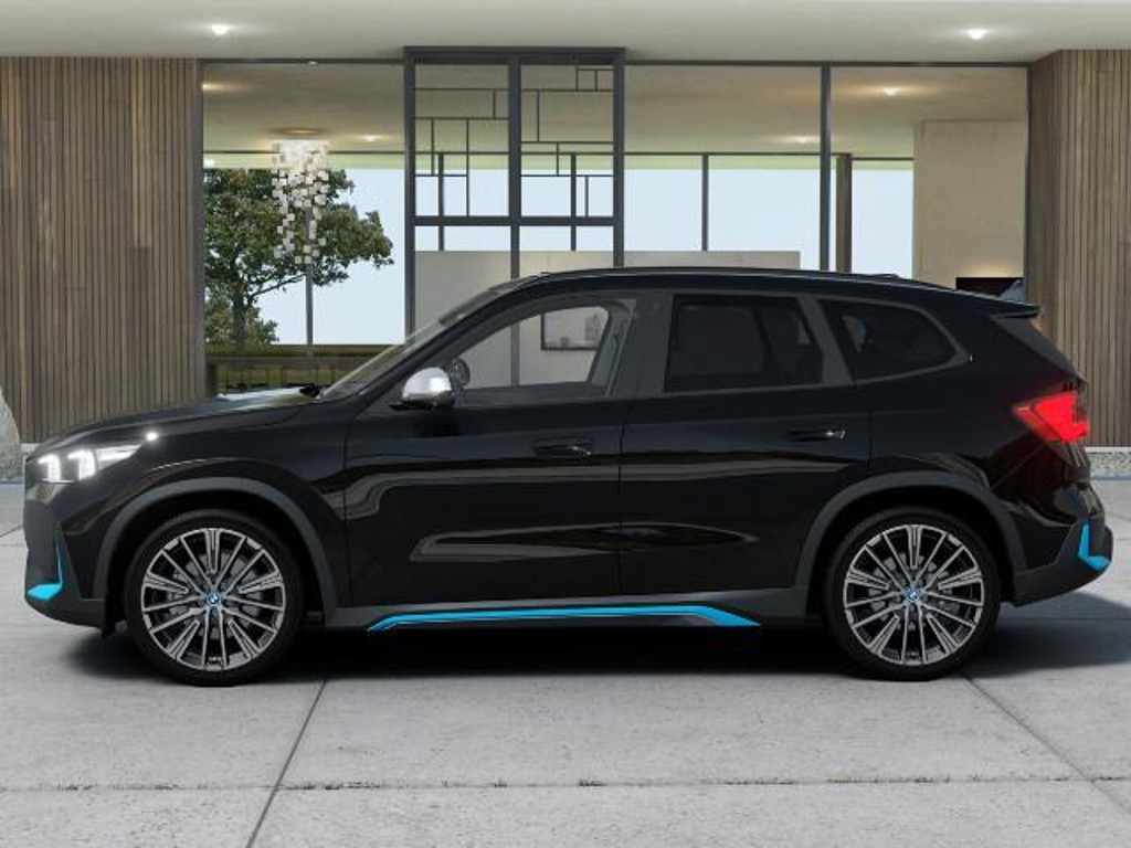 BMW iX1