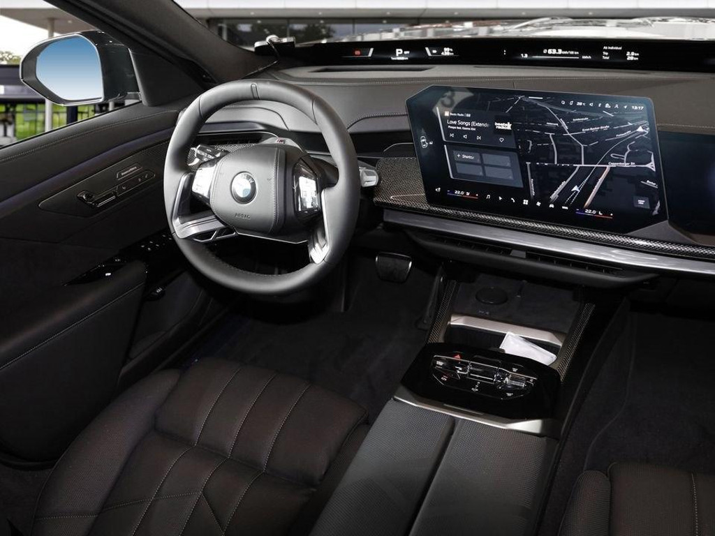 BMW i7