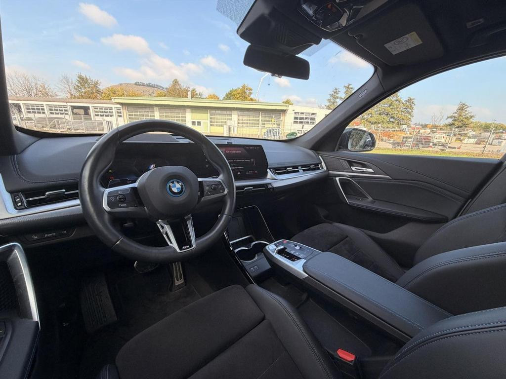 BMW iX1