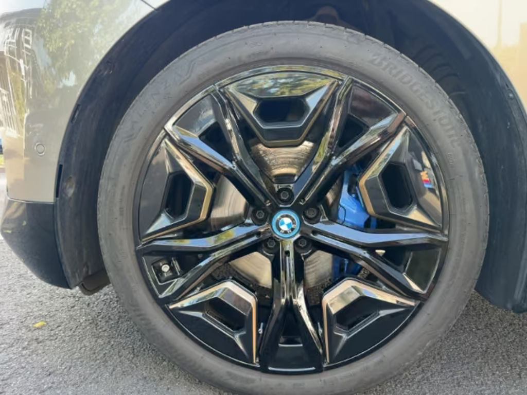 BMW iX