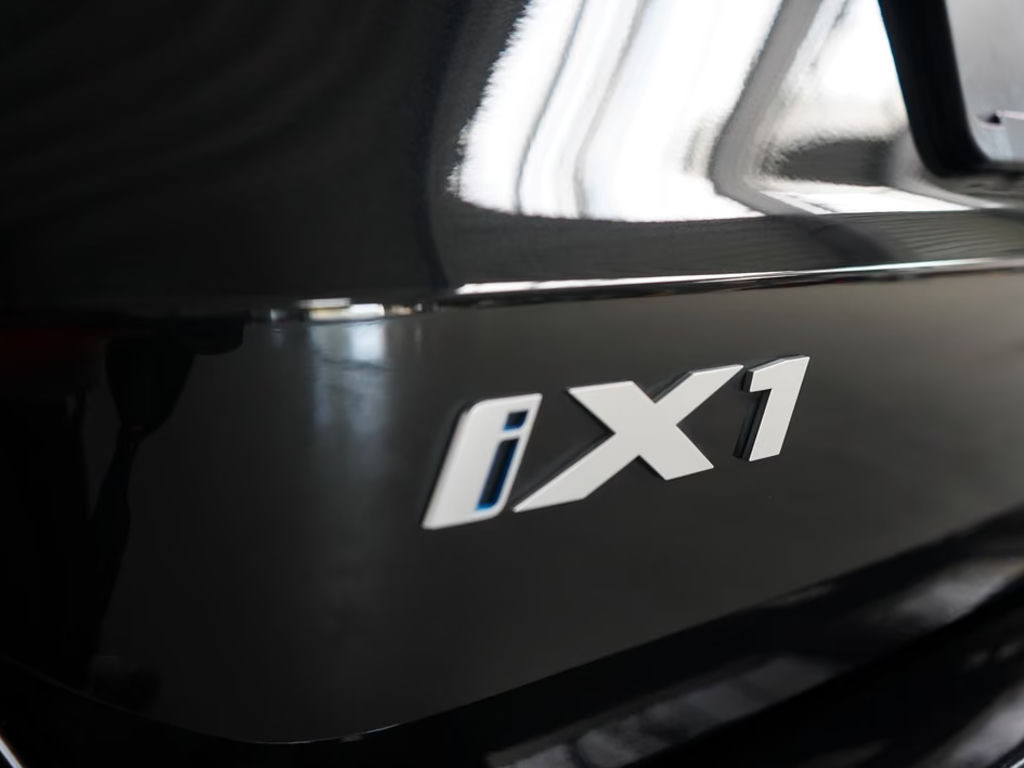 BMW iX1