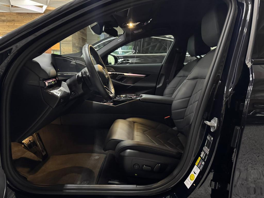 BMW i5