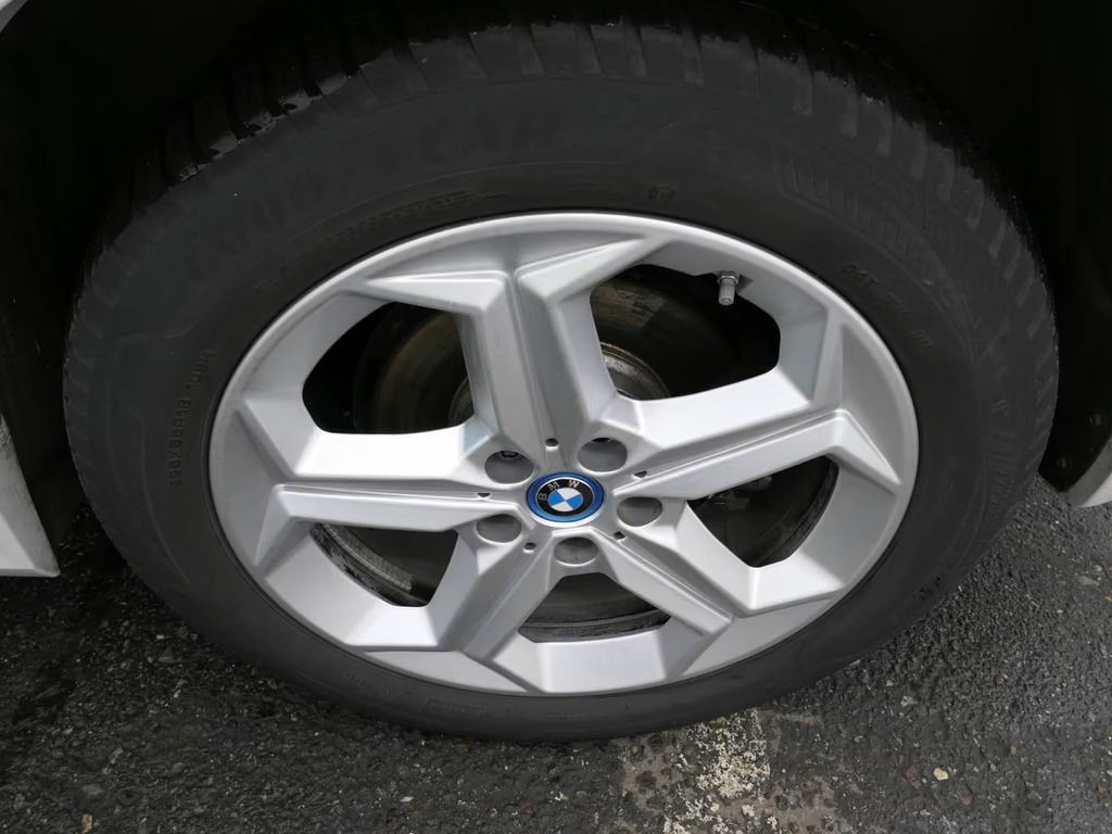 BMW iX1