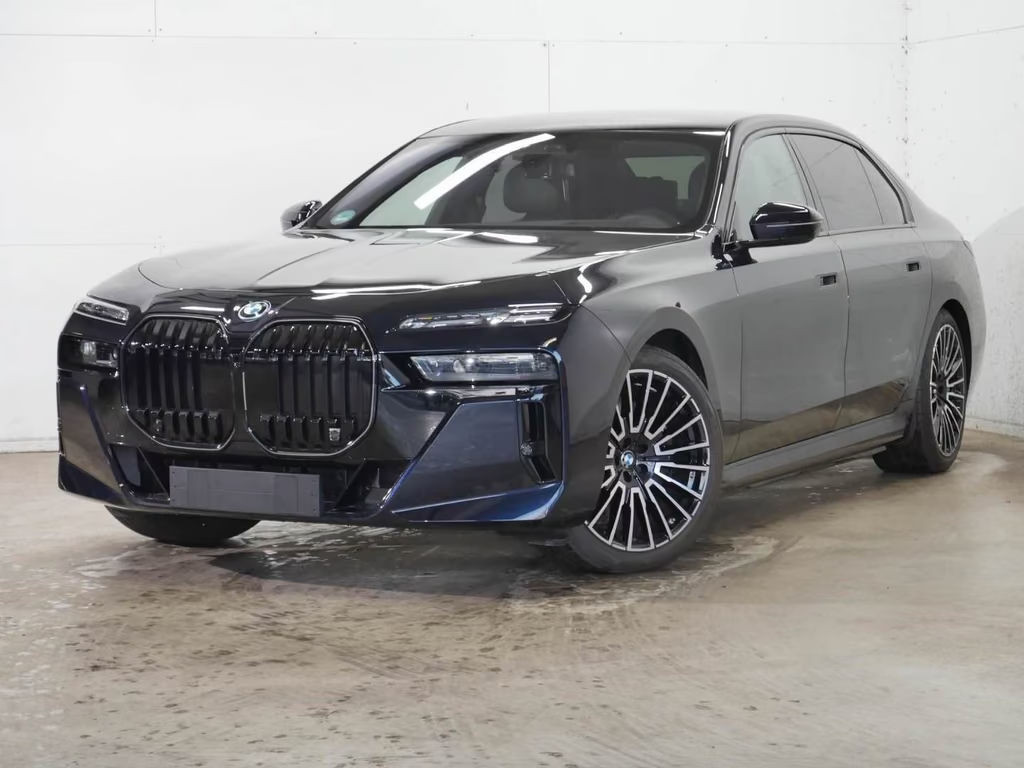 BMW i7
