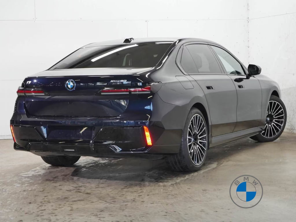 BMW i7