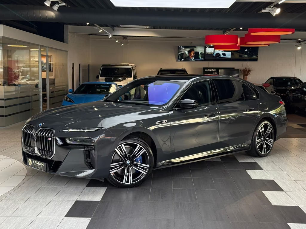 BMW i7 xDrive Sedan M70