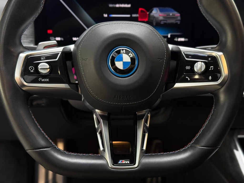 BMW i7