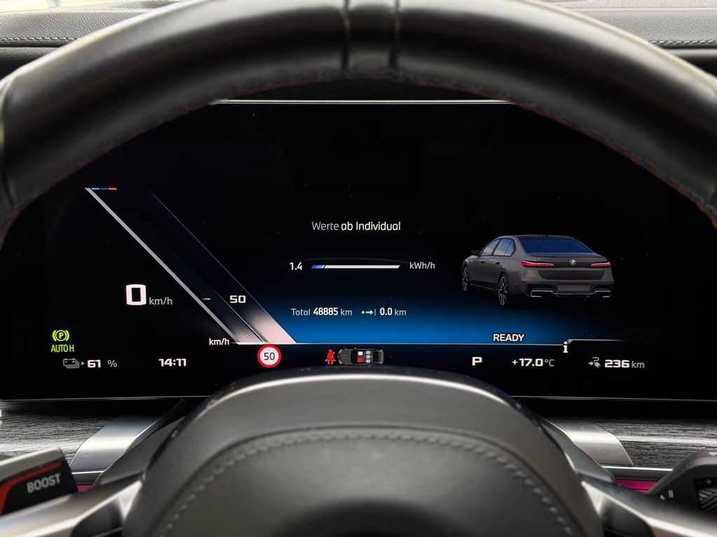 BMW i7