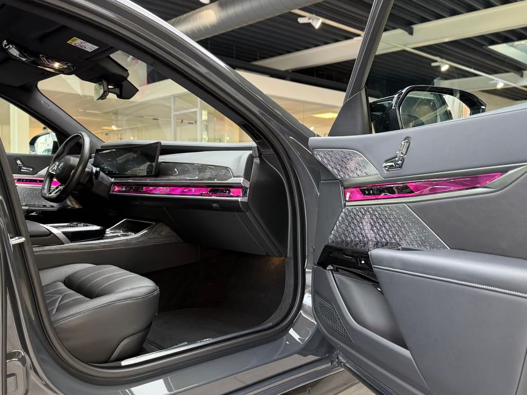 BMW i7