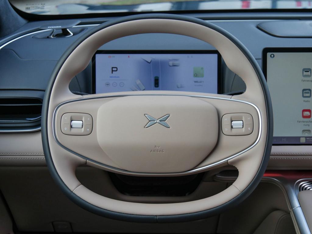 Xpeng G9
