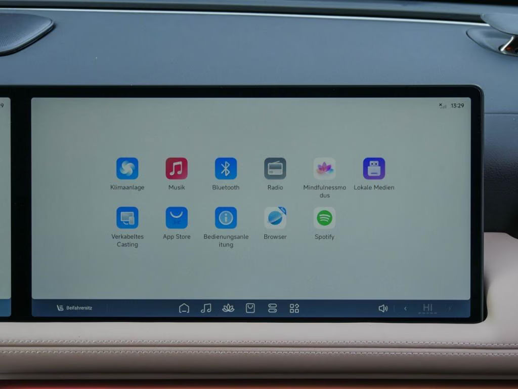 Xpeng G9