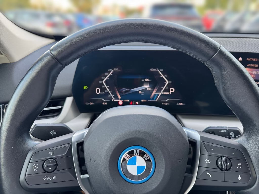 BMW iX1