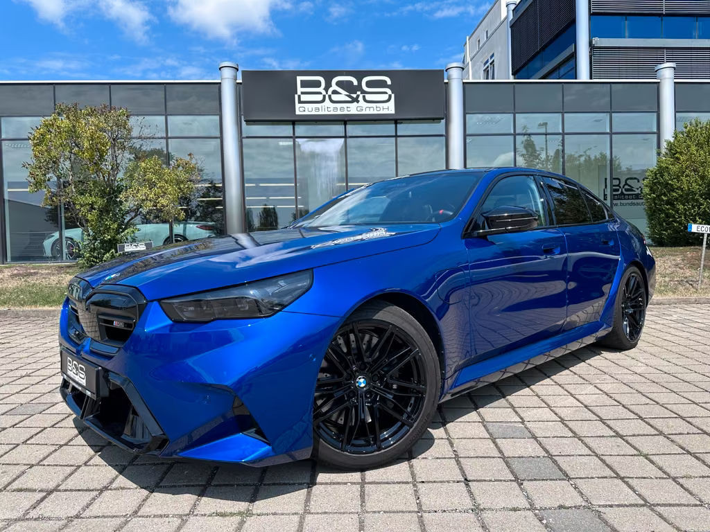 BMW M5 Sedan