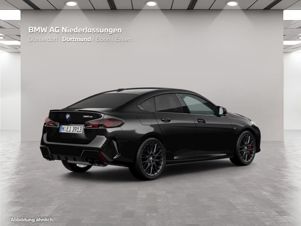 BMW M235