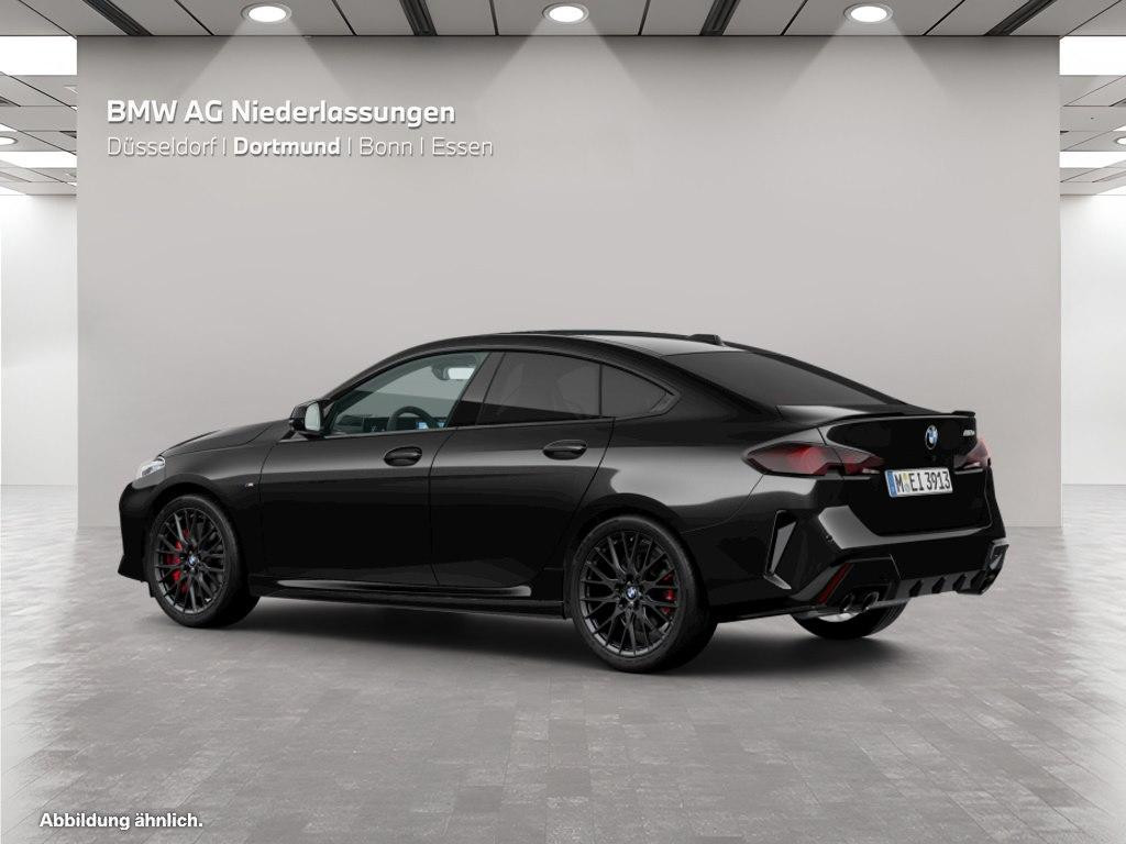 BMW M235
