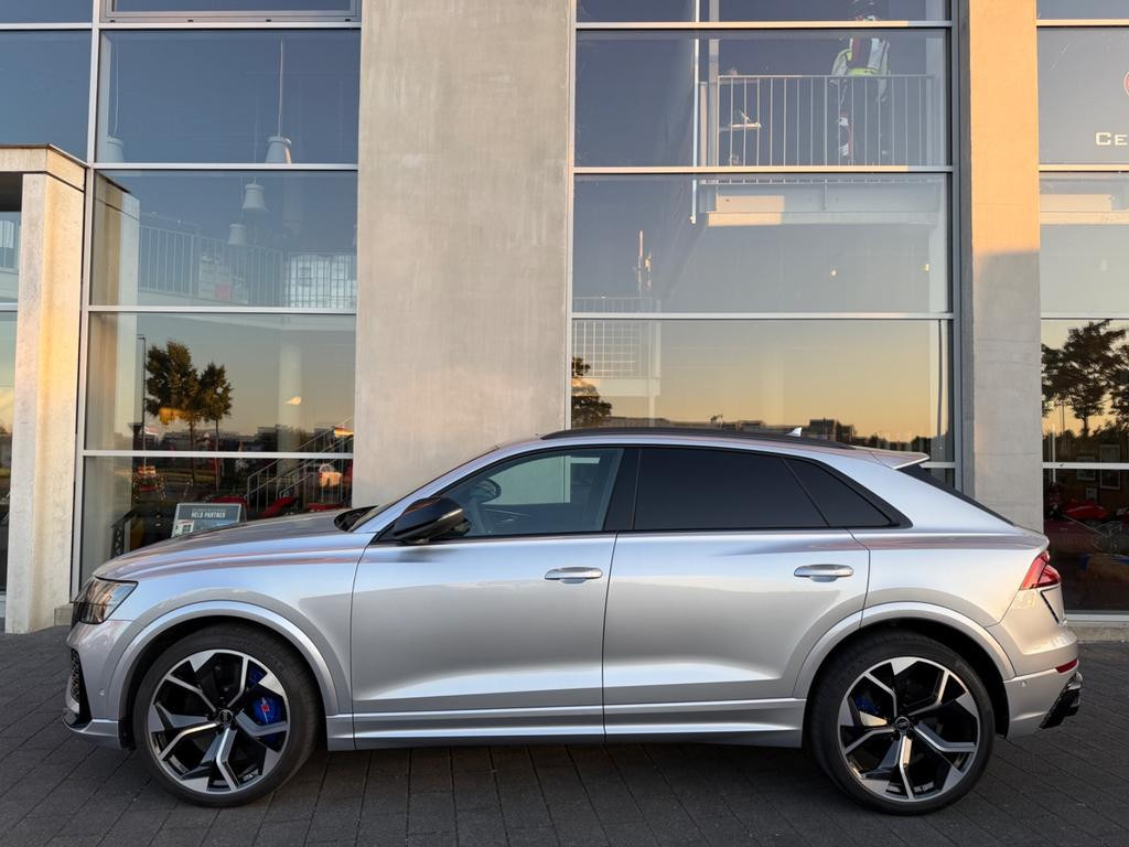 Audi RS Q8 Dynamik/Keramik/Massage/AHK/ACC/SDACH/8x23´