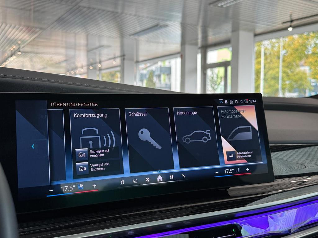 BMW i7