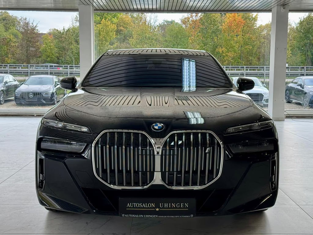 BMW i7