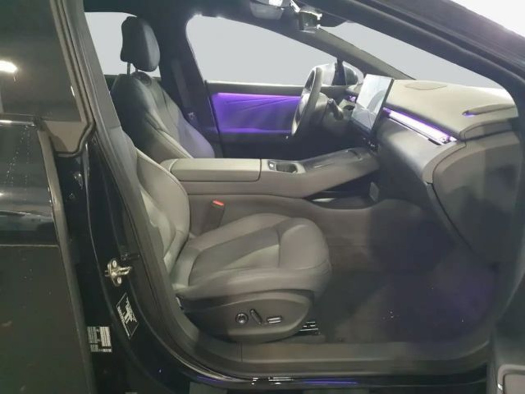Xpeng P7
