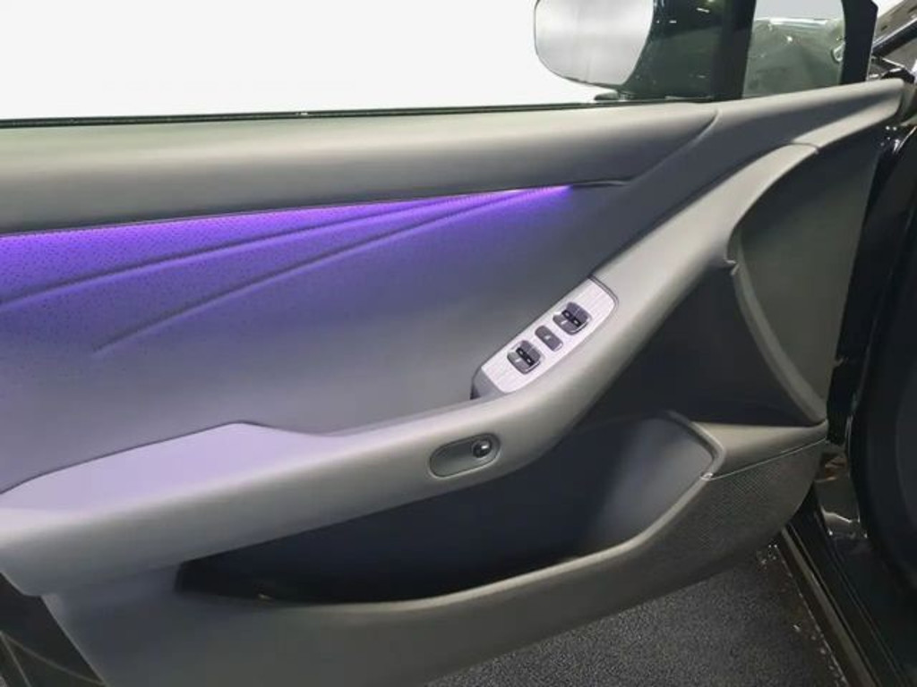 Xpeng P7