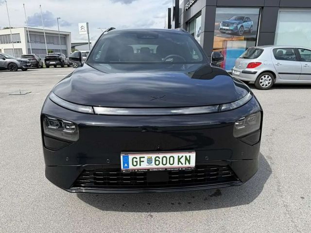 Xpeng G9