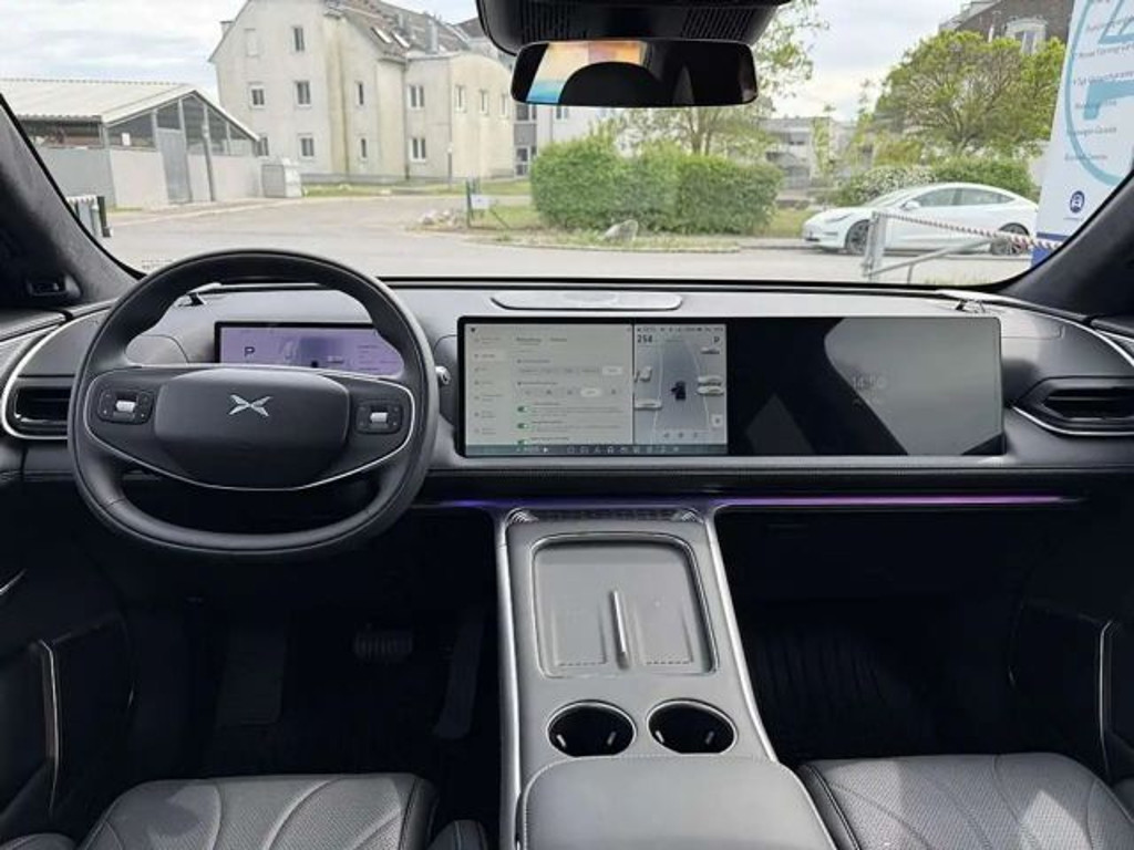 Xpeng G9