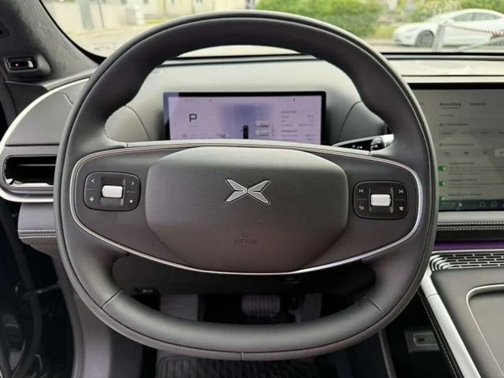 Xpeng G9