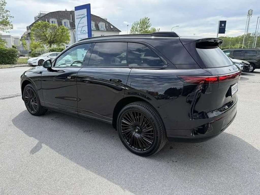 Xpeng G9
