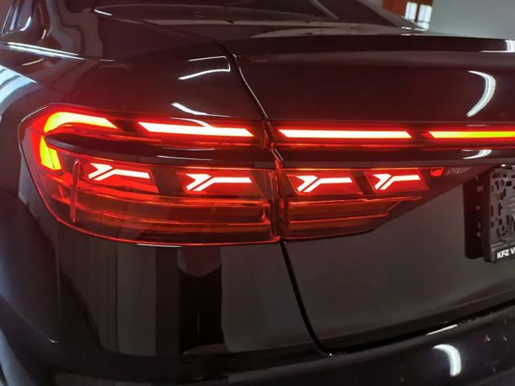 Audi S8