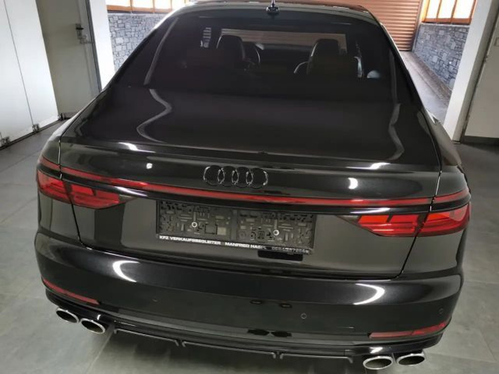 Audi S8