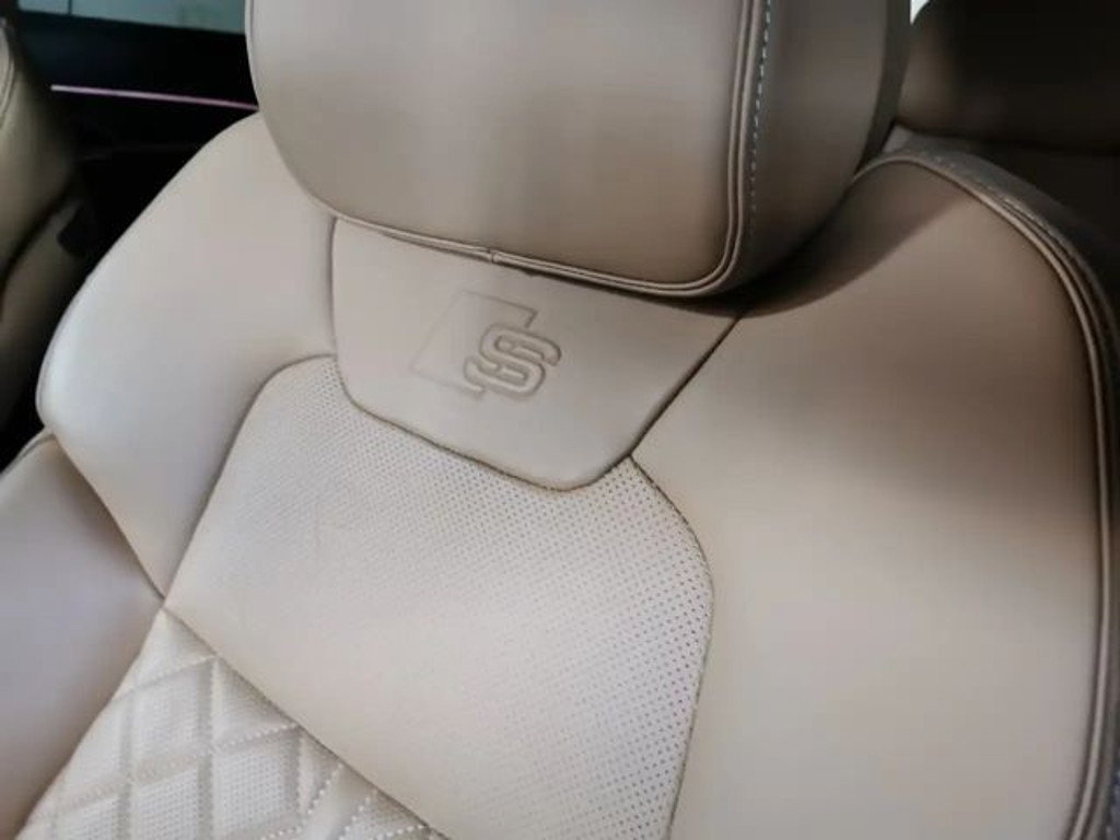 Audi S8