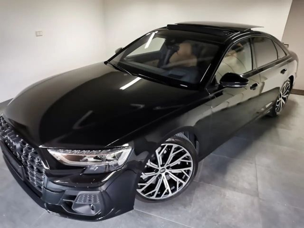 Audi S8