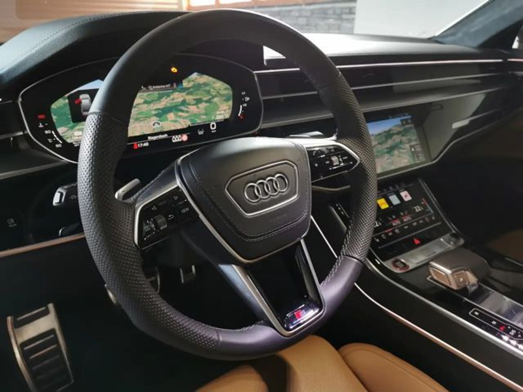 Audi S8