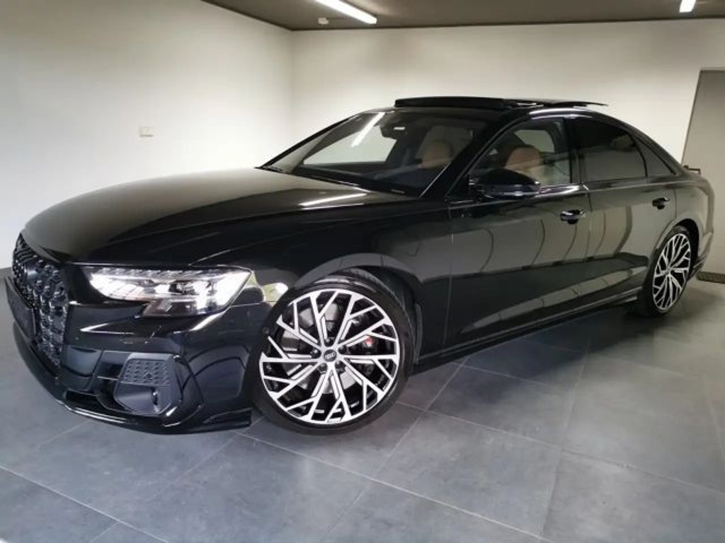 Audi S8