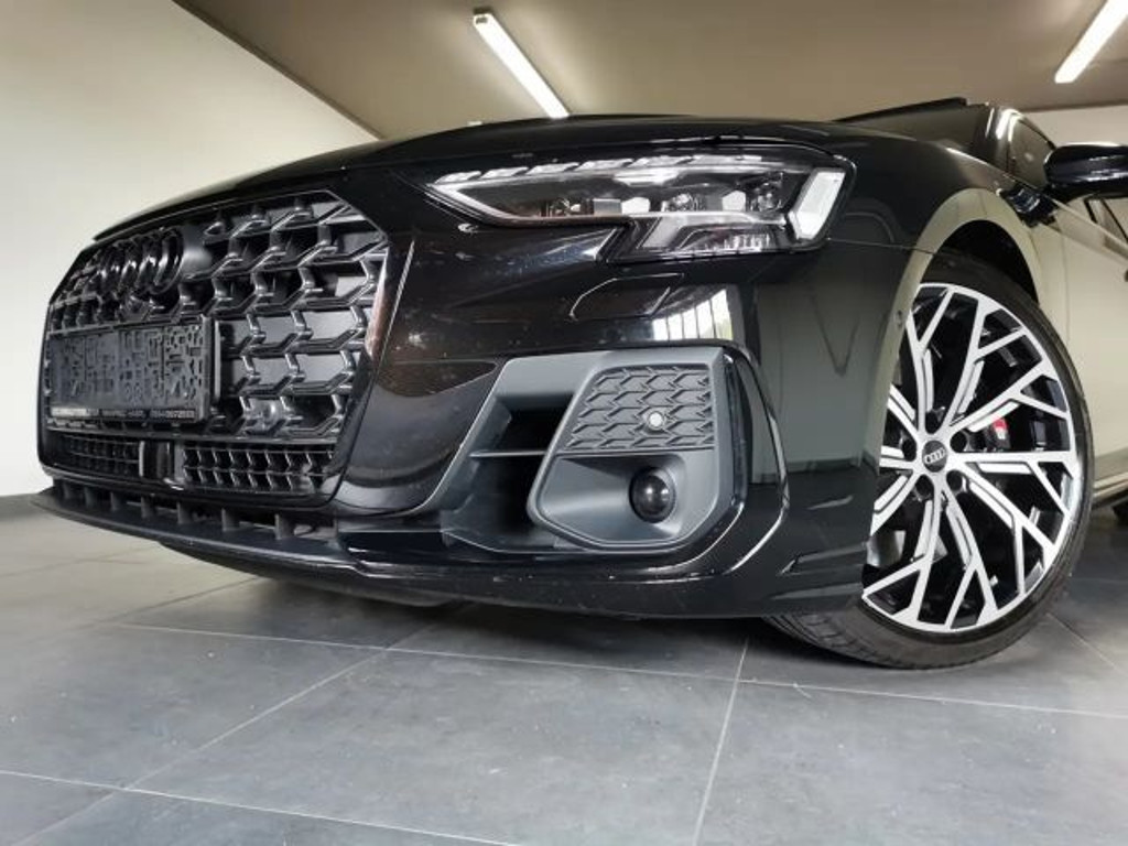 Audi S8