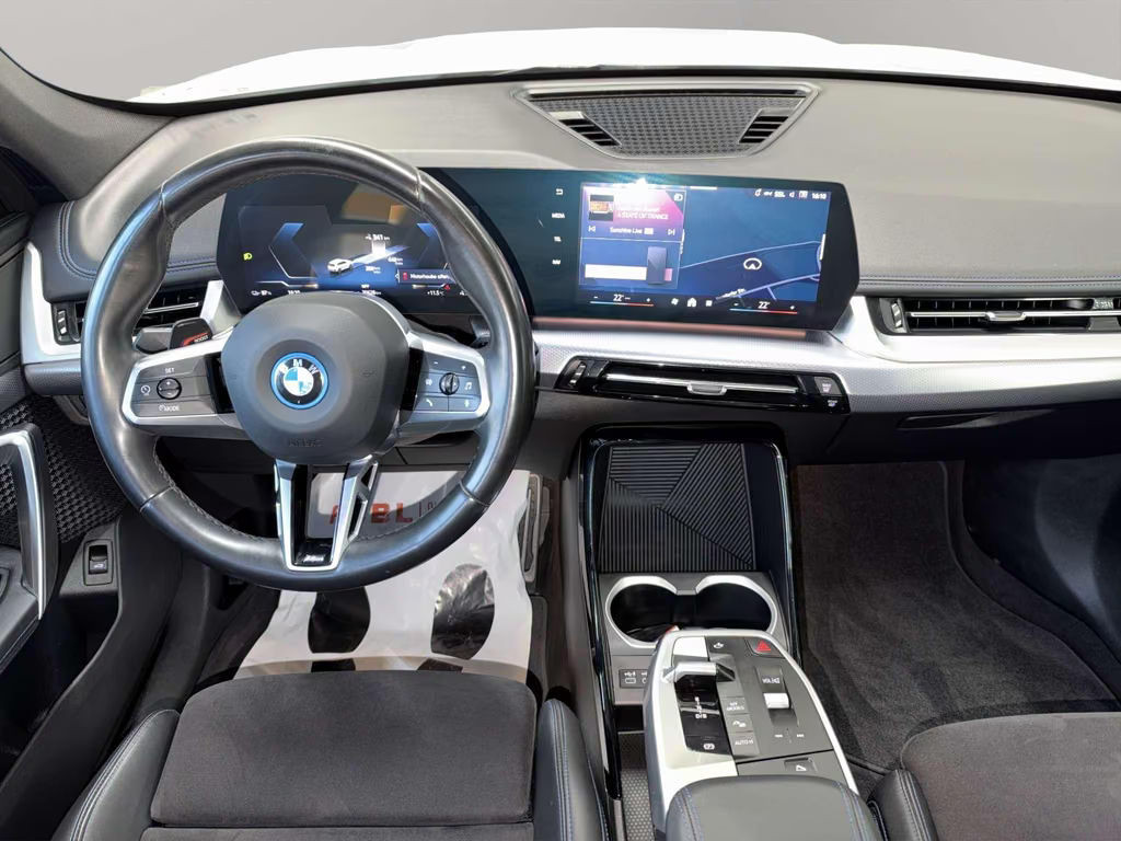 BMW iX1