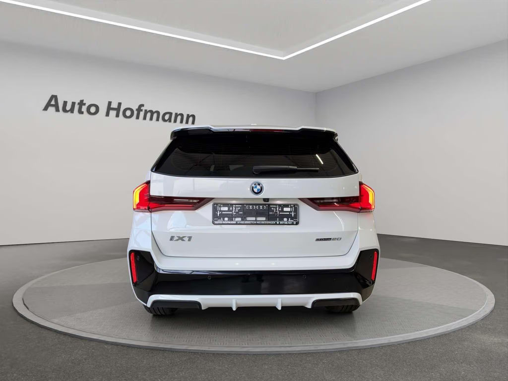 BMW iX1