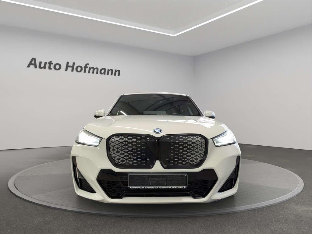 BMW iX1