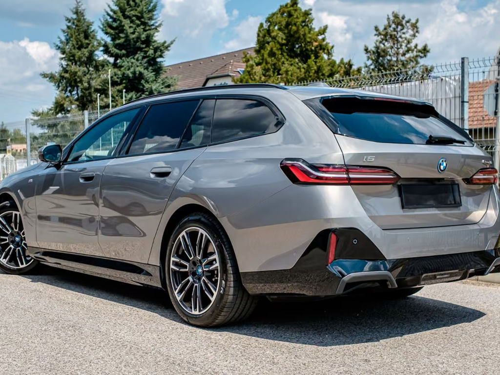 BMW i5