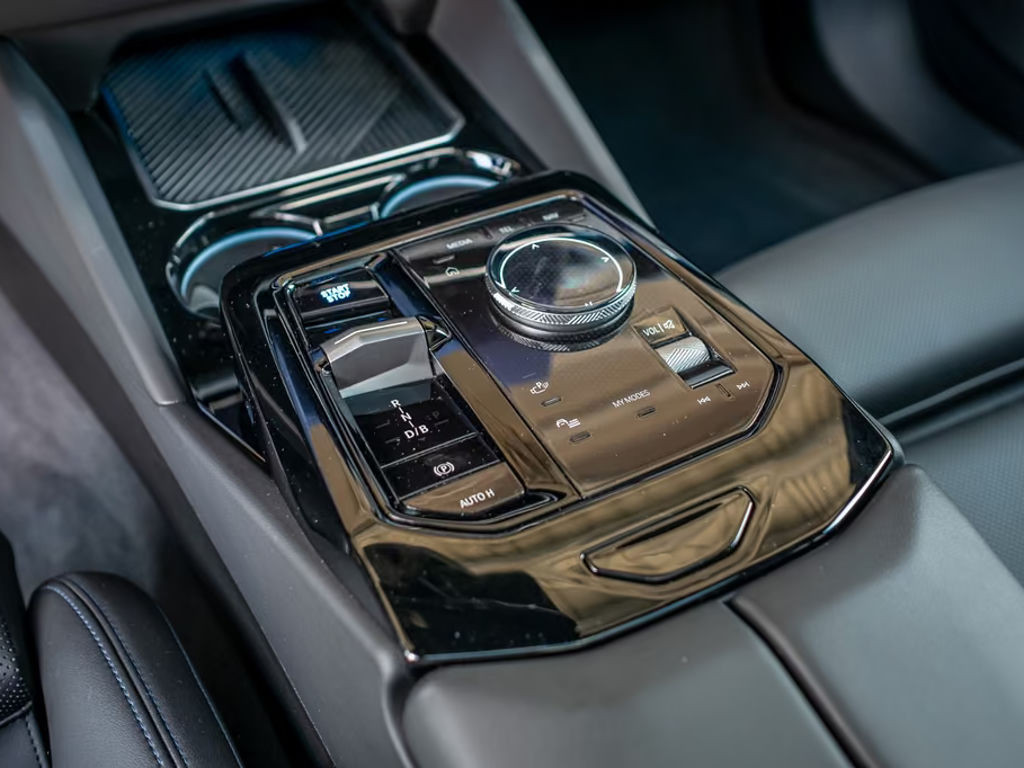 BMW i5