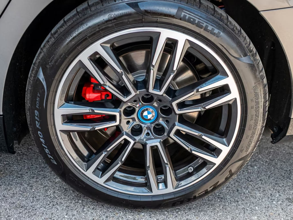 BMW i5
