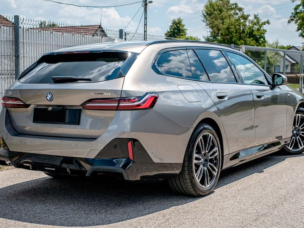 BMW i5