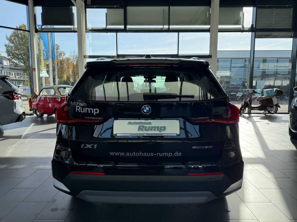 BMW iX1