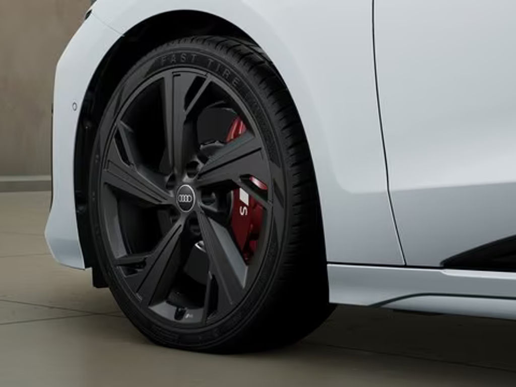 Audi S6 e-tron